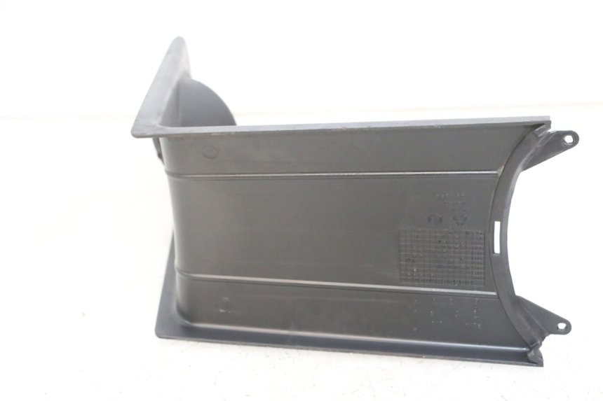 photo de CARENAGE RESERVOIR PIAGGIO NRG POWER PUREJET 50 (2018 - 2021) - Zoom état d’usage