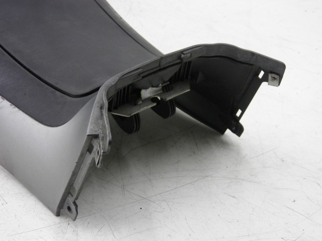 photo de CARENAGE RESERVOIR PIAGGIO MP3 RL 125 (2008 - 2009) - Zoom composants