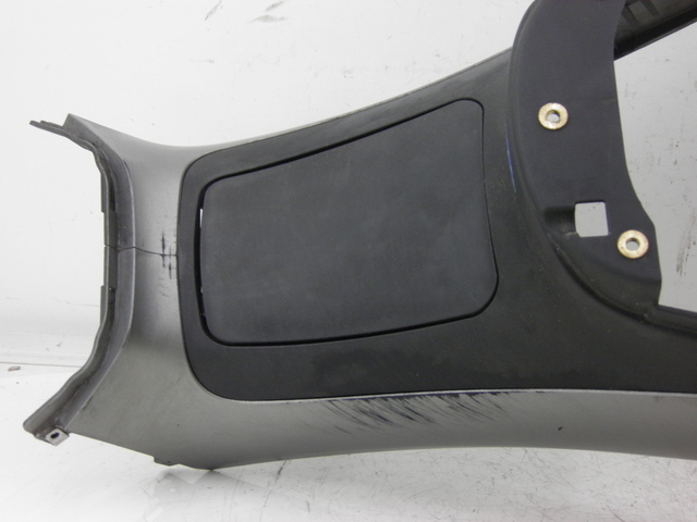 photo de CARENAGE RESERVOIR PIAGGIO MP3 RL 125 (2008 - 2009) - Gros plan technique