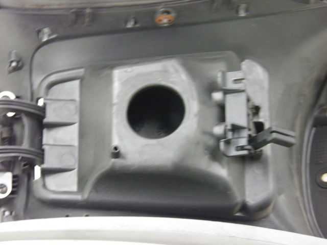 photo de CARENAGE RESERVOIR PIAGGIO MP3 RL 125 (2008 - 2009) - Vue d’ensemble