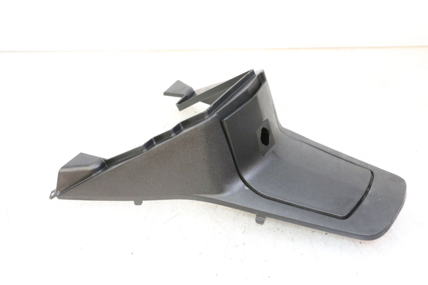 photo de CARENAGE RESERVOIR PEUGEOT SATELIS 125 (2013 - 2018) - Gros plan technique