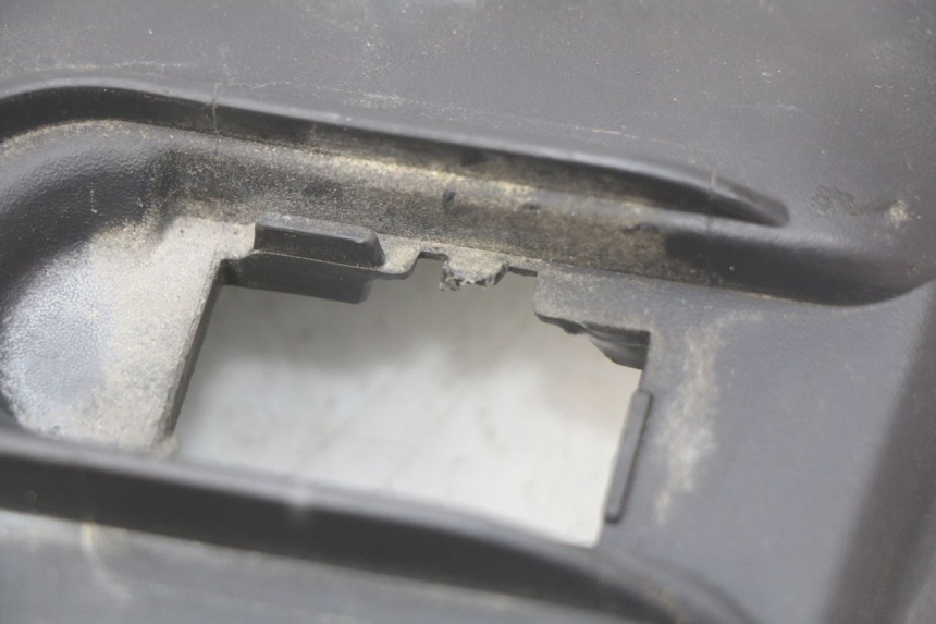 photo de CARENAGE RESERVOIR SUZUKI SIXTEEN 125 (2008 - 2010) - Autre angle de vue