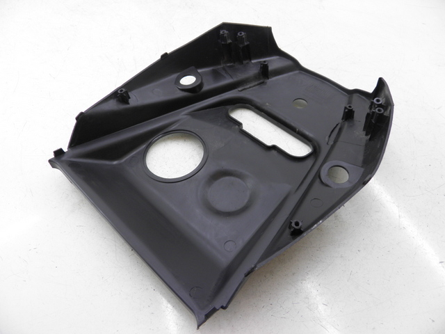 photo de CARENAGE RESERVOIR SYM SYMPLY 4T 50 (2012 - 2015) - Gros plan technique