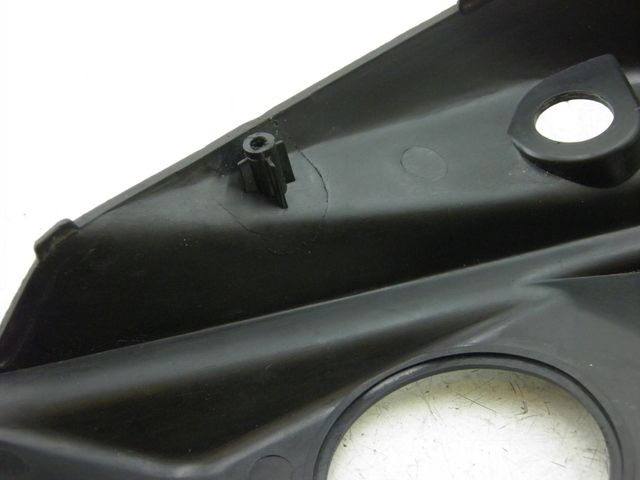 photo de CARENAGE RESERVOIR SYM SYMPLY 4T 50 (2012 - 2015) - Points de fixation