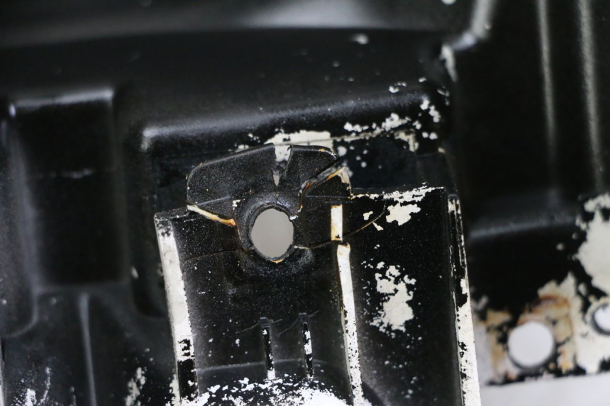 photo de CARENAGE RESERVOIR YAMAHA TZR 50 (2008 - 2016) - Détail de la pièce