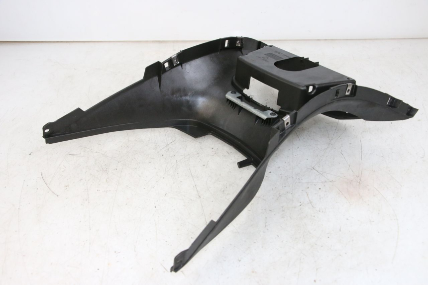 photo de CARENAGE RESERVOIR PIAGGIO X10 125 (2012 - 2017) - Zoom état d’usage