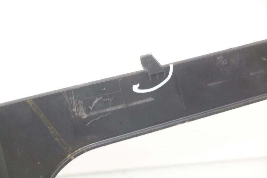 photo de CARENAGE RESERVOIR PIAGGIO X7 125 (2007 - 2013) - Points de fixation