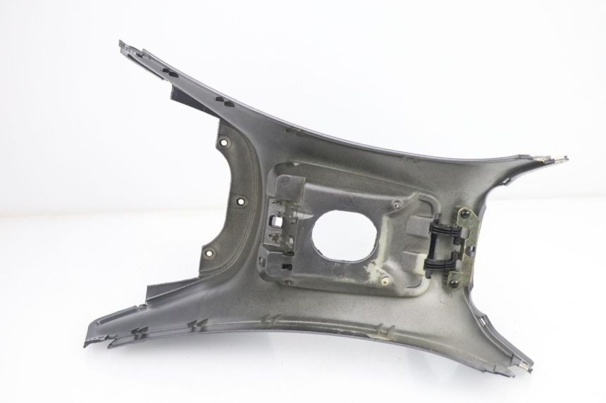 photo de CARENAGE RESERVOIR PIAGGIO X8 400 (2006 - 2007) - Détail de la pièce