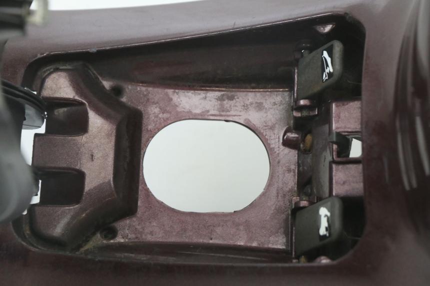 photo de CARENAGE RESERVOIR PIAGGIO X8 125 (2004 - 2007) - Gros plan technique