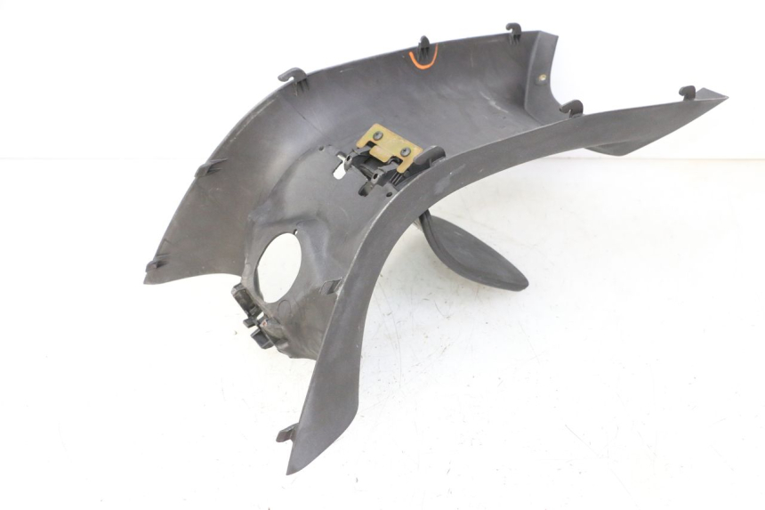 photo de CARENAGE RESERVOIR PIAGGIO X9 EVOLUTION 125 (2003 - 2007) - Zoom état d’usage