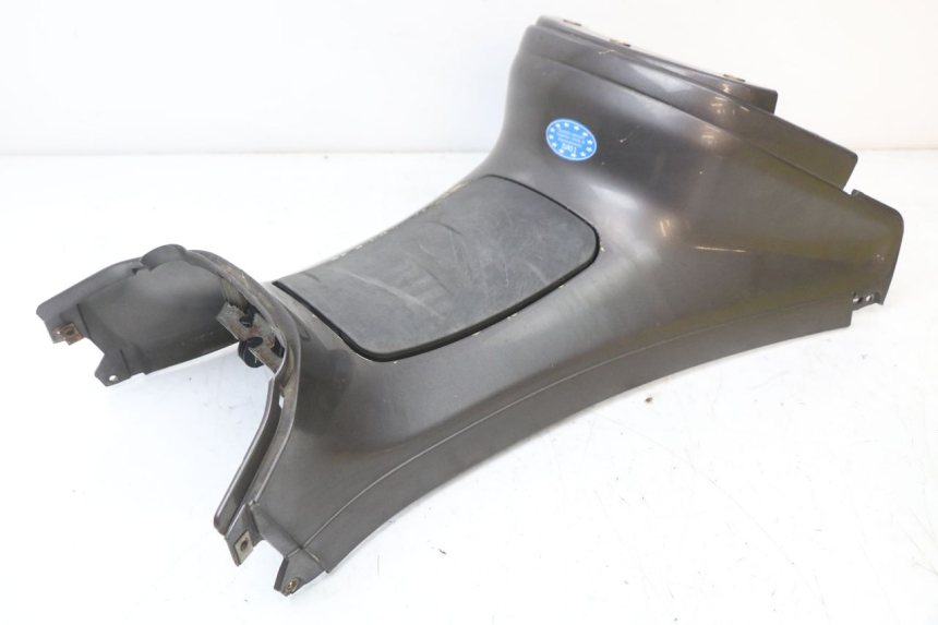 photo de CARENAGE RESERVOIR PIAGGIO XEVO - X EVO 125 (2007 - 2017) - Zoom état d’usage