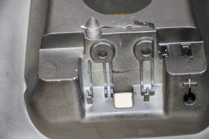 photo de CARENAGE RESERVOIR PIAGGIO XEVO - X EVO 125 (2007 - 2017) - Détail de la pièce