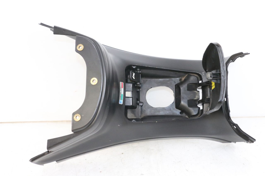 photo de CARENAGE RESERVOIR PIAGGIO XEVO - X EVO 125 (2007 - 2017) - Gros plan technique
