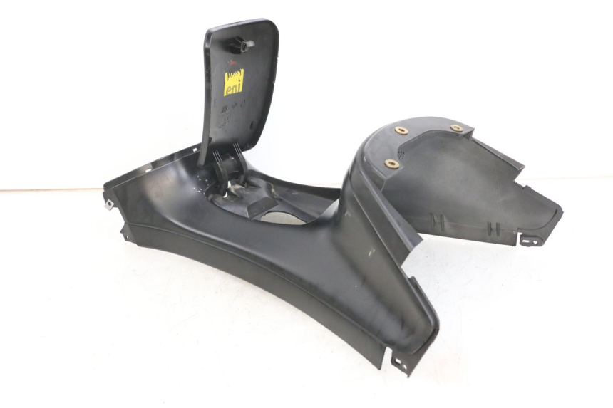 photo de CARENAGE RESERVOIR PIAGGIO XEVO - X EVO 125 (2007 - 2017) - Points de fixation