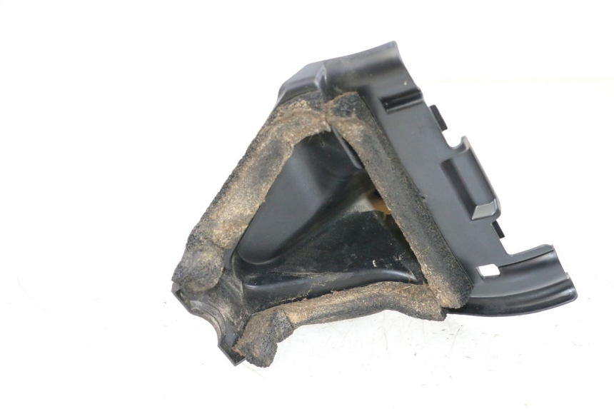 photo de CARENAGE RESERVOIR YAMAHA YFM R RAPTOR 250 (2008 - 2014) - Gros plan technique