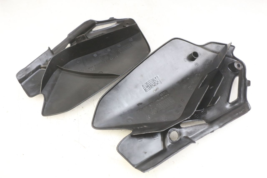 photo de CARROSSERIE CARENAGE COMPLET HONDA CR 80 (2001 - 2003) - Gros plan technique