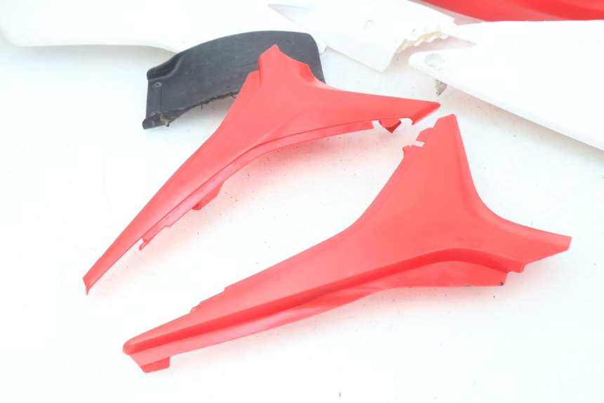 photo de CARROSSERIE CARENAGE COMPLET HONDA CRF 250 (2013 - 2016) - Angle alternatif