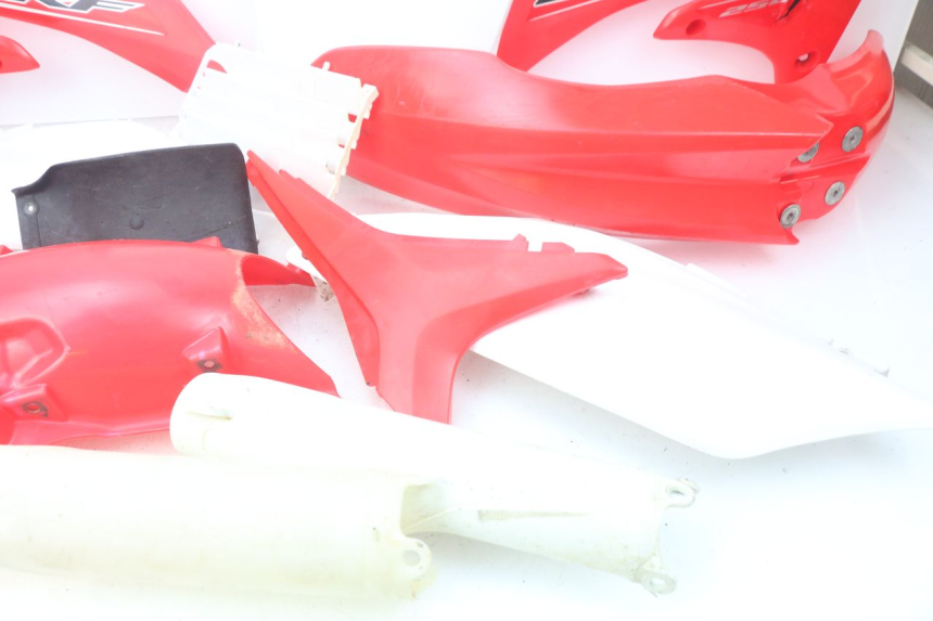 photo de CARROSSERIE CARENAGE COMPLET HONDA CRF 250 (2013 - 2016) - Vue d’ensemble