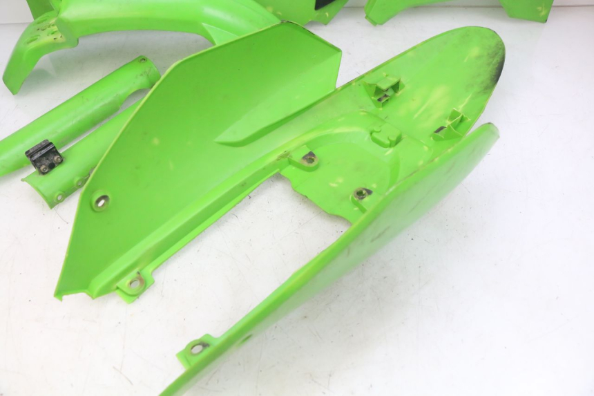 photo de CARROSSERIE CARENAGE COMPLET APOLLO DIRT BIKE 125 (2010 - 2018) - Vue rapprochée