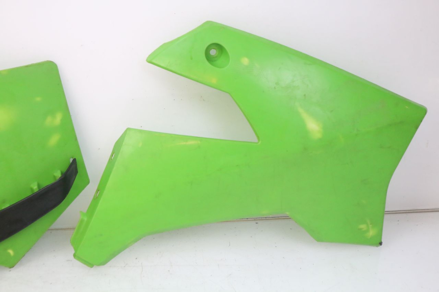 photo de CARROSSERIE CARENAGE COMPLET APOLLO DIRT BIKE 125 (2010 - 2018) - Gros plan technique