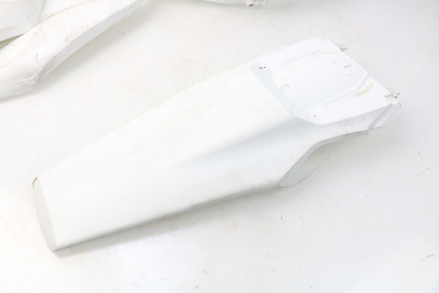 photo de CARROSSERIE CARENAGE COMPLET HUSQVARNA FC 350 (2019 - 2022) - Points de fixation