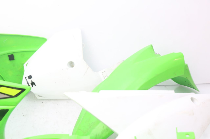 photo de CARROSSERIE CARENAGE COMPLET KAWASAKI KLX 110 (2010 - 2022) - Gros plan technique