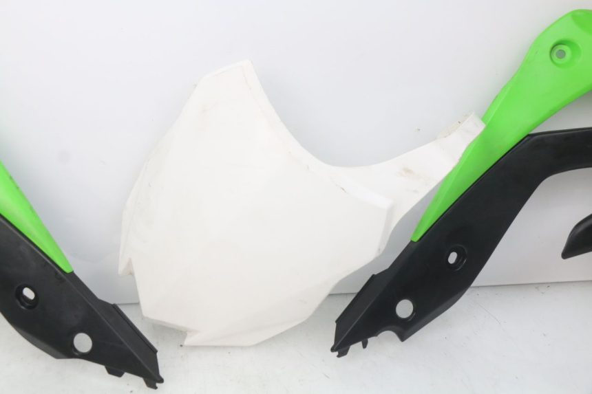 photo de CARROSSERIE CARENAGE COMPLET KAWASAKI KX F KXF 450 (2012 - 2015) - Points de fixation
