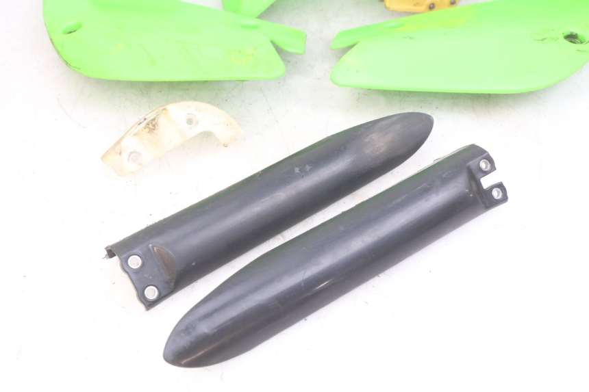 photo de CARROSSERIE CARENAGE COMPLET KAWASAKI KX 85 (2001 - 2013) - Détails caractéristiques