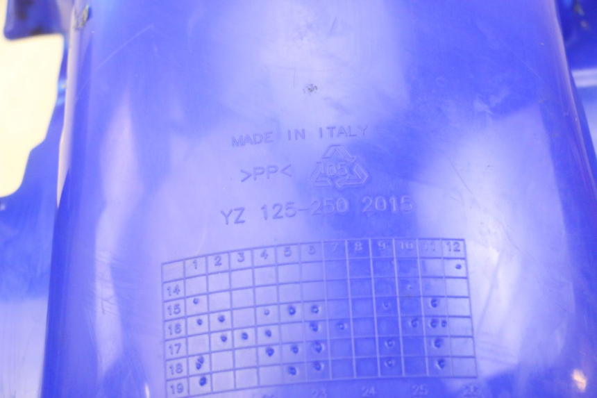 photo de CARROSSERIE CARENAGE COMPLET YAMAHA YZ 125 (1998 - 2005) - Angle alternatif