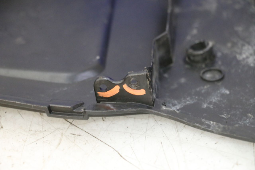 photo de CARROSSERIE CARENAGE COMPLET YAMAHA YZ 125 (1998 - 2005) - Points de fixation