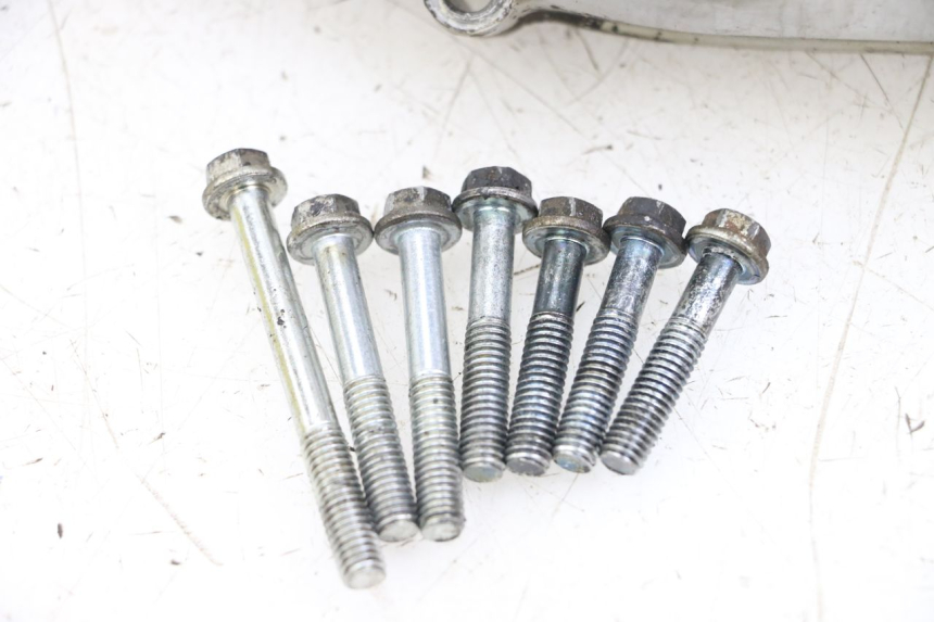 photo de Ignition cover HYOSUNG GF 125 (2001 - 2005) - Points de fixation