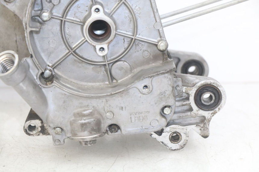 photo de CARTER BAS MOTEUR KYMCO AGILITY 16+ 4T 50 (2018 - 2023) - Détails caractéristiques