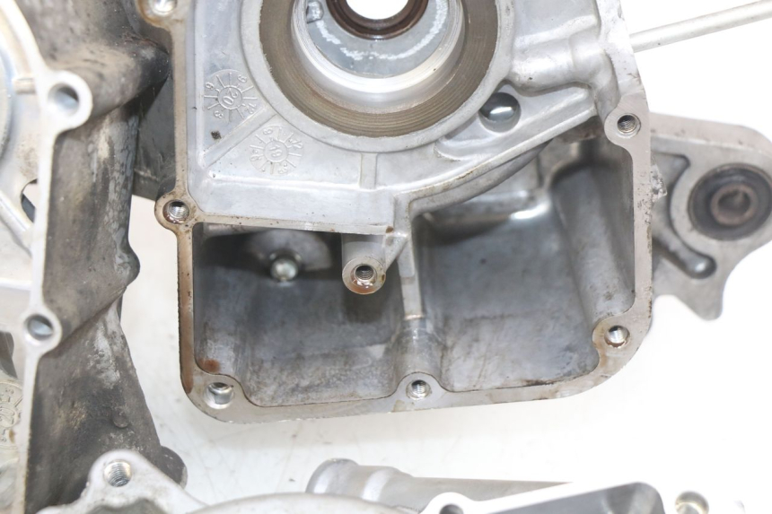 photo de CARTER BAS MOTEUR KYMCO AGILITY 16+ 4T 50 (2018 - 2023) - Angle alternatif