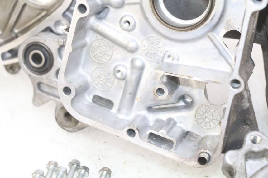 photo de CARTER BAS MOTEUR KYMCO AGILITY 16+ 4T 50 (2018 - 2023) - Aperçu profil