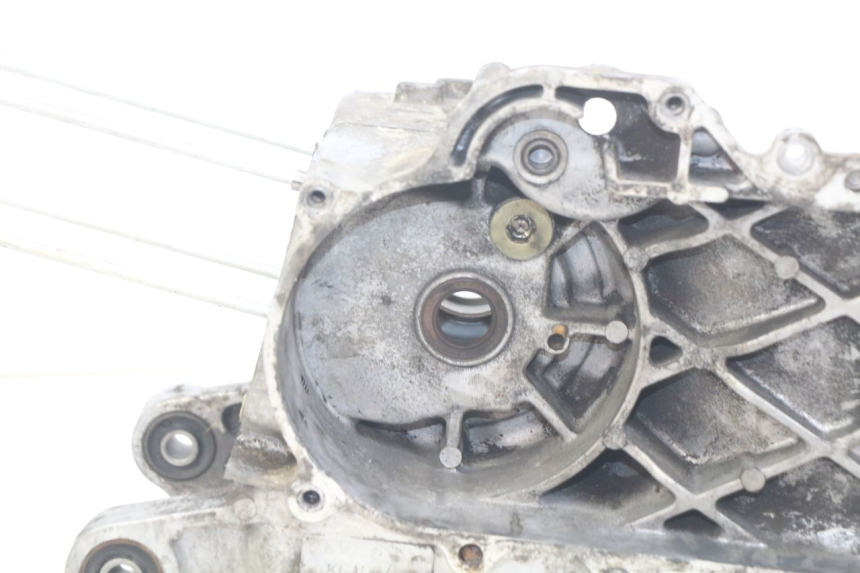 photo de CARTER BAS MOTEUR KYMCO AGILITY 4T 50 (2005 - 2018) - Marquages et références