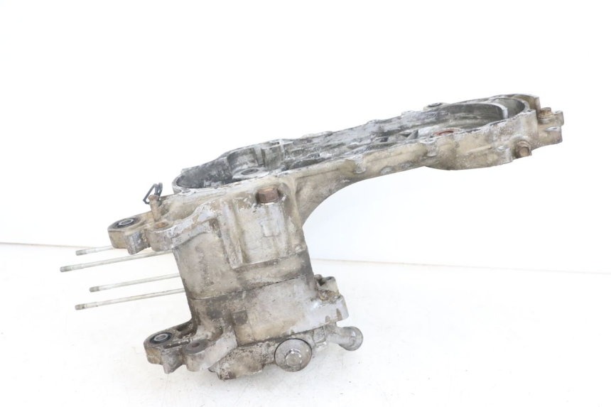 photo de CARTER BAS MOTEUR KYMCO AGILITY 4T 50 (2005 - 2018) - Gros plan technique