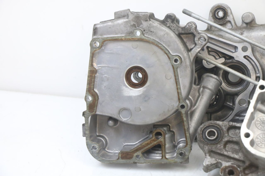 photo de CARTER BAS MOTEUR KYMCO AGILITY 4T 50 (2018 - 2022) - Détail de la pièce