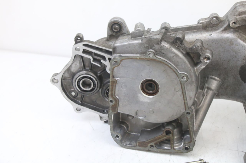 photo de CARTER BAS MOTEUR KYMCO AGILITY 4T 50 (2018 - 2022) - Points de fixation