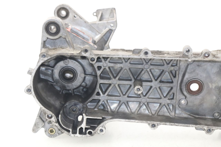 photo de CARTER BAS MOTEUR KYMCO AGILITY CITY 2T 50 (2008 - 2016) - Pièce contrôlée