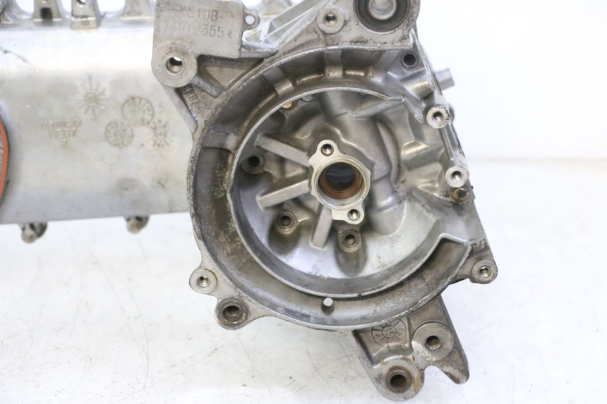 photo de CARTER BAS MOTEUR KYMCO AGILITY NAKED RENOUVO 2T 50 (2011 - 2018) - Zoom composants