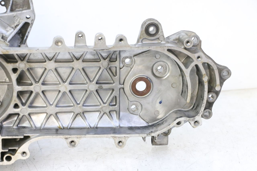 photo de CARTER BAS MOTEUR KYMCO AGILITY NAKED RENOUVO 2T 50 (2011 - 2018) - Vue d’ensemble