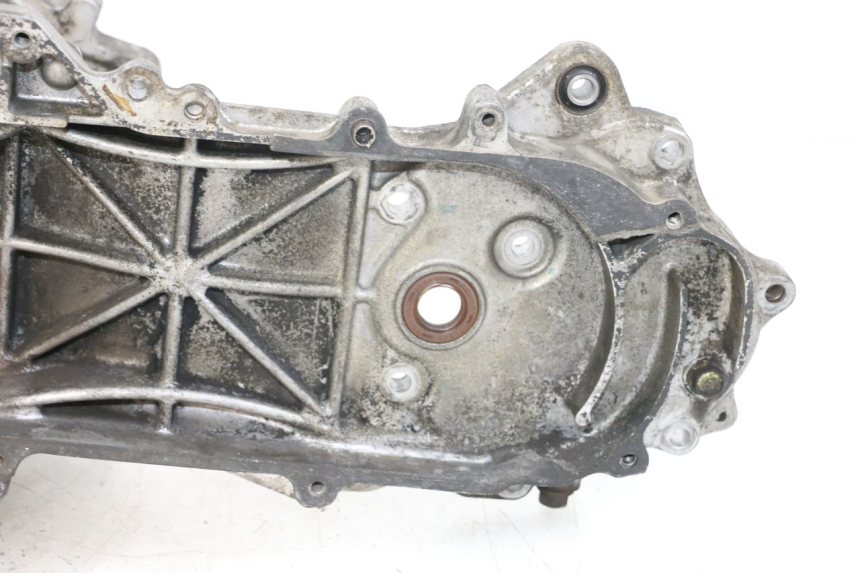 photo de CARTER BAS MOTEUR KYMCO AGILITY PREMIUM 50 (2007 - 2010) - Zoom composants