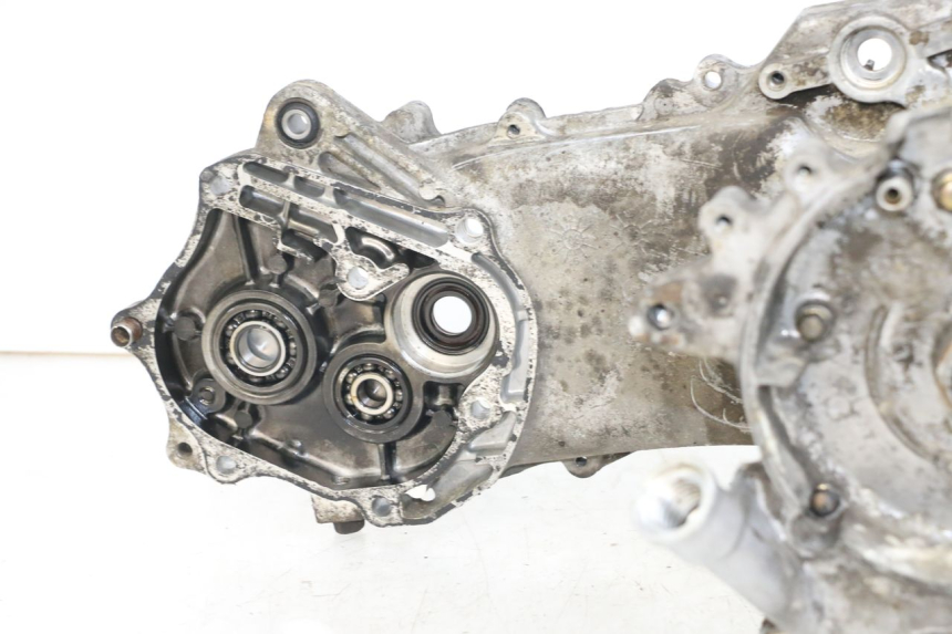 photo de CARTER BAS MOTEUR KYMCO AGILITY PREMIUM 50 (2007 - 2010) - Points de fixation