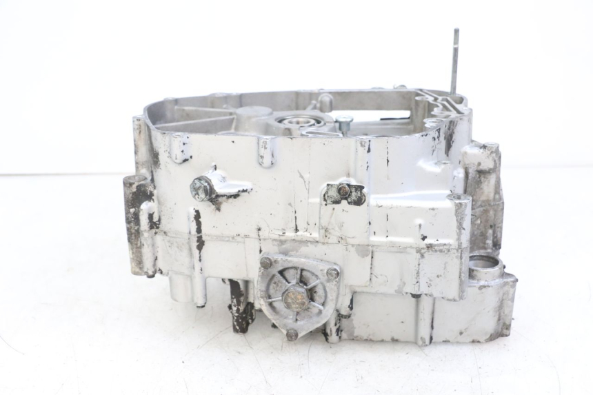 photo de Lower engine case HYOSUNG GV AQUILA 125 (2000 - 2009) - Zoom état d’usage