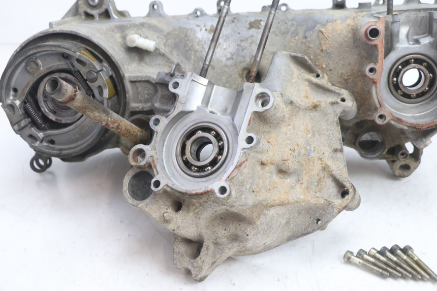 photo de CARTER BAS MOTEUR MBK BOOSTER SPIRIT 50 (1996 - 1999) - Zoom composants