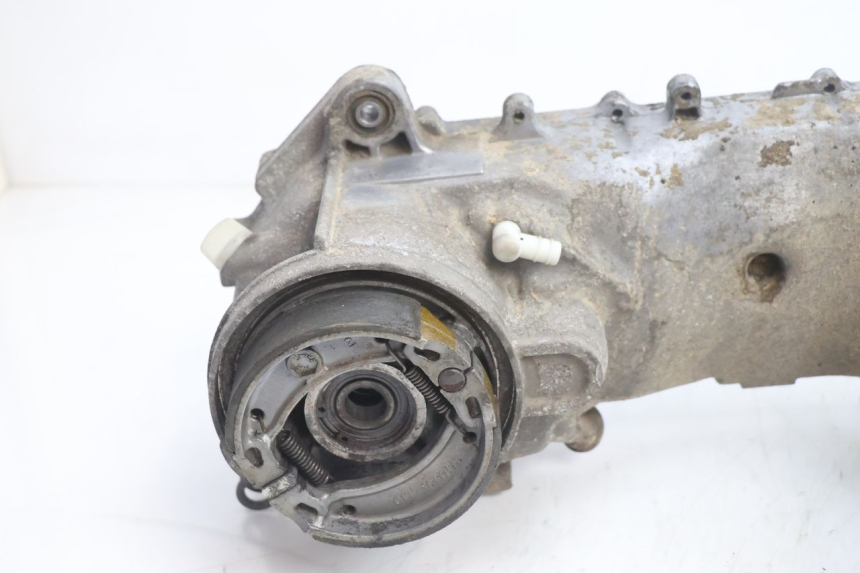 photo de CARTER BAS MOTEUR MBK BOOSTER SPIRIT 50 (1996 - 1999) - Gros plan technique