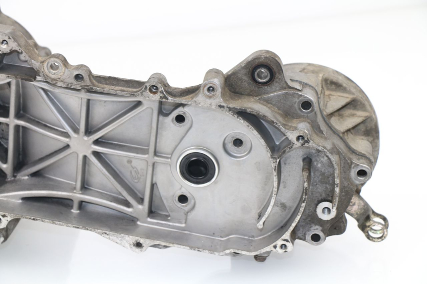 photo de CARTER BAS MOTEUR BAOTIAN BT 49 QT-9 50 (2006 - 2010) - Points de fixation