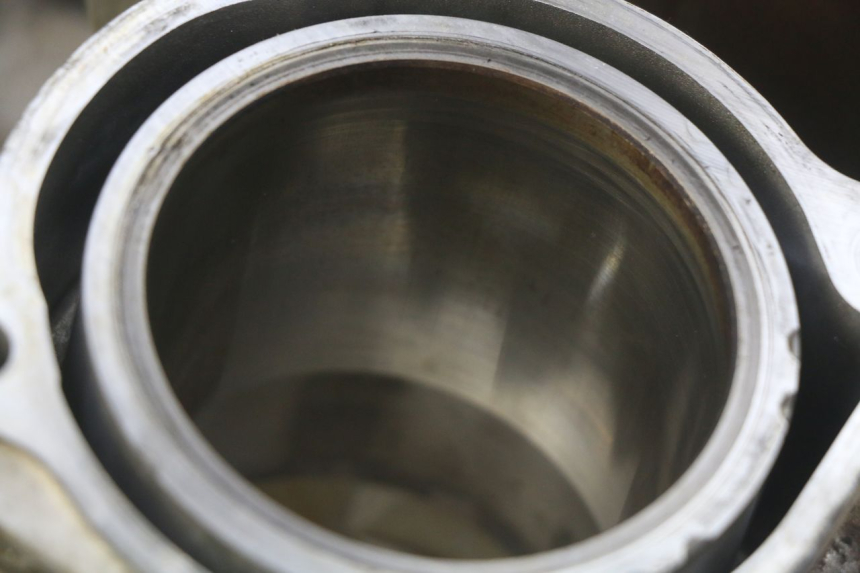 photo de CARTER BAS MOTEUR HONDA CBF 500 (2004 - 2007) - Détails caractéristiques