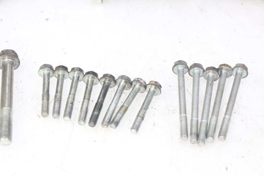 photo de CARTER BAS MOTEUR HONDA CBF 500 (2004 - 2007) - Points de fixation