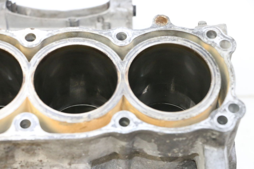 photo de CARTER BAS MOTEUR HONDA CBR RR FIREBLADE 900 (1992 - 1994) - Zoom composants